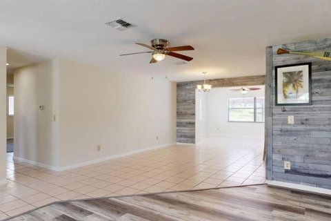 Casa en venta en Beverly Hills, Florida, 2 dormitorios, 156.63 m2 № 1824583 - foto 6