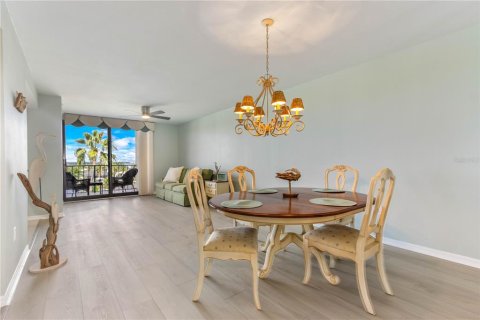 Condo in Clearwater, Florida, 2 bedrooms  № 1913765 - photo 26
