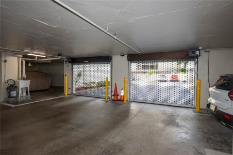 Condo in Clearwater, Florida, 2 bedrooms  № 1913765 - photo 11