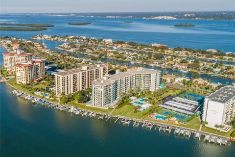 Condo in Clearwater, Florida, 2 bedrooms  № 1913765 - photo 16