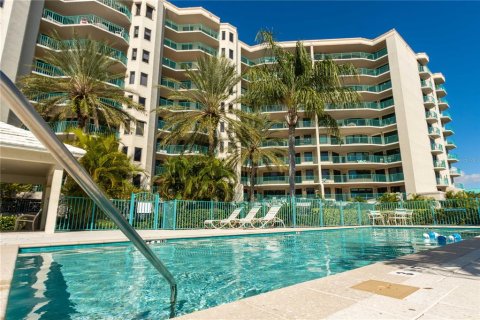 Condo in Clearwater, Florida, 2 bedrooms  № 1913765 - photo 6