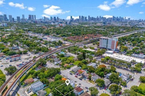 Commercial property in Miami, Florida 366.41 sq.m. № 1946510 - photo 6