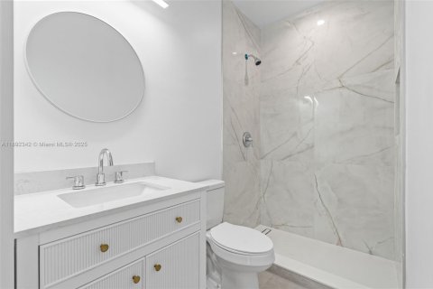 Commercial property in Miami, Florida 366.41 sq.m. № 1946510 - photo 18