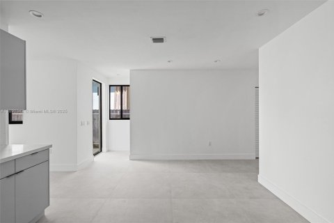 Commercial property in Miami, Florida 366.41 sq.m. № 1946510 - photo 20