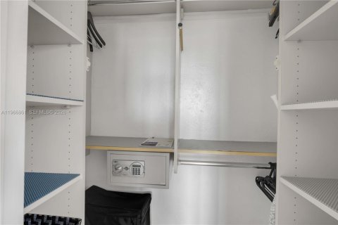Apartamento en alquiler en Miami Beach, Florida, 41.81 m2 № 2029009 - foto 10