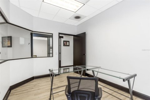 Propiedad comercial en venta en Lutz, Florida, 700.48 m2 № 1283523 - foto 9