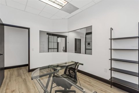 Propiedad comercial en venta en Lutz, Florida, 700.48 m2 № 1283523 - foto 11