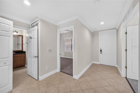 Condo in Four Corners, Florida, 3 bedrooms № 2226230 - photo 7