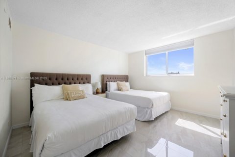 Condo in Sunny Isles Beach, Florida, 1 bedroom  № 2021339 - photo 12
