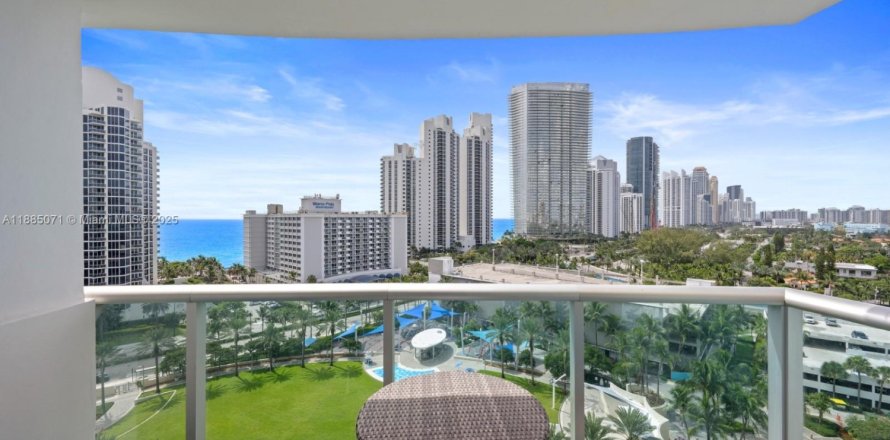 Condo in Sunny Isles Beach, Florida, 1 bedroom  № 2021339