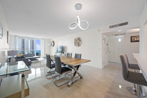 Condo in Sunny Isles Beach, Florida, 1 bedroom  № 2021339 - photo 6