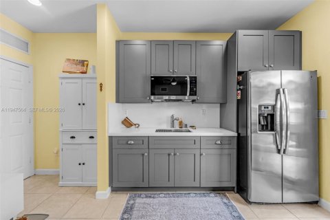 Купить виллу или дом в Майами, Флорида 4 спальни, 287.07м2, № 2006639 - фото 15