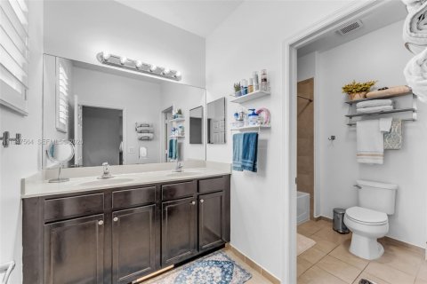 Купить виллу или дом в Майами, Флорида 4 спальни, 287.07м2, № 2006639 - фото 28