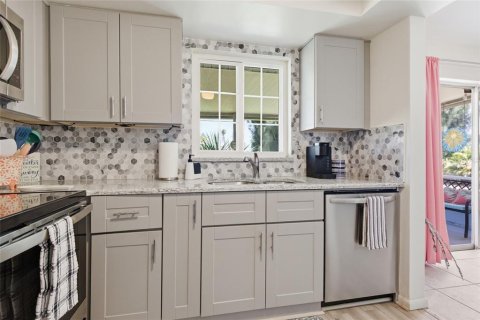 Villa ou maison à vendre à Rotonda, Floride: 2 chambres, 98.01 m2 № 2212038 - photo 20