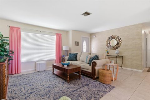 Villa ou maison à vendre à Rotonda, Floride: 2 chambres, 98.01 m2 № 2212038 - photo 12