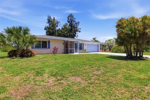 Villa ou maison à vendre à Rotonda, Floride: 2 chambres, 98.01 m2 № 2212038 - photo 4