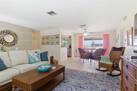 Villa ou maison à vendre à Rotonda, Floride: 2 chambres, 98.01 m2 № 2212038 - photo 13