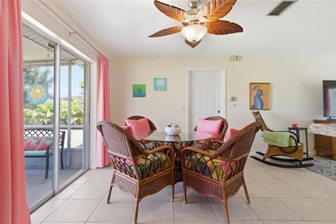 Villa ou maison à vendre à Rotonda, Floride: 2 chambres, 98.01 m2 № 2212038 - photo 16