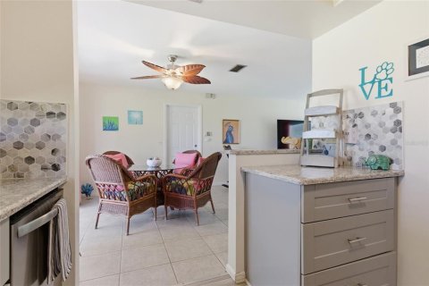 Villa ou maison à vendre à Rotonda, Floride: 2 chambres, 98.01 m2 № 2212038 - photo 19