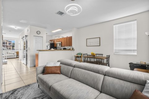 Condominio en venta en Cutler Bay, Florida, 3 dormitorios, 123.1 m2 № 1963793 - foto 10