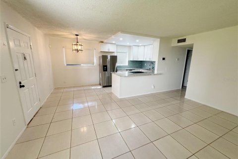 Condominio en venta en Palm Harbor, Florida, 2 dormitorios, 84.26 m2 № 1561069 - foto 4