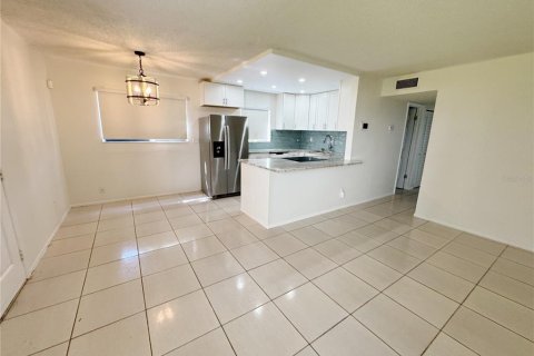 Condominio en venta en Palm Harbor, Florida, 2 dormitorios, 84.26 m2 № 1561069 - foto 8