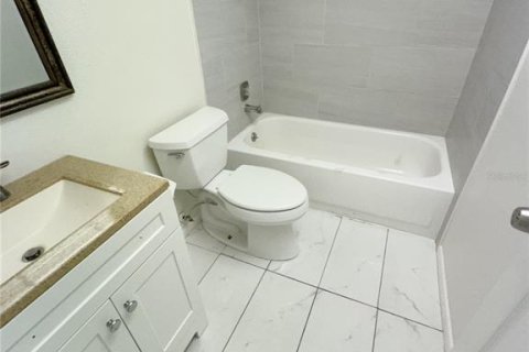 Condominio en venta en Palm Harbor, Florida, 2 dormitorios, 84.26 m2 № 1561069 - foto 14