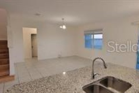 Villa ou maison à vendre à Davenport, Floride: 6 chambres, 304.63 m2 № 2413487 - photo 4