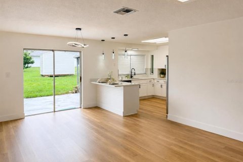 Купить виллу или дом в Себринг, Флорида 5 комнат, 166.3м2, № 2284276 - фото 6