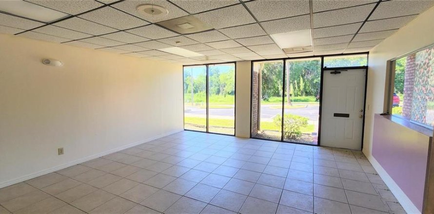 Commercial property in Ocala, Florida 214.23 sq.m. № 2097095
