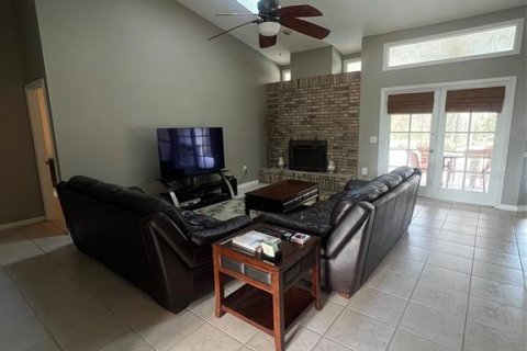 House in Oviedo, Florida 4 bedrooms, 207.26 sq.m. № 2098681 - photo 3