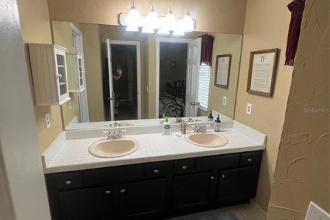 House in Oviedo, Florida 4 bedrooms, 207.26 sq.m. № 2098681 - photo 20