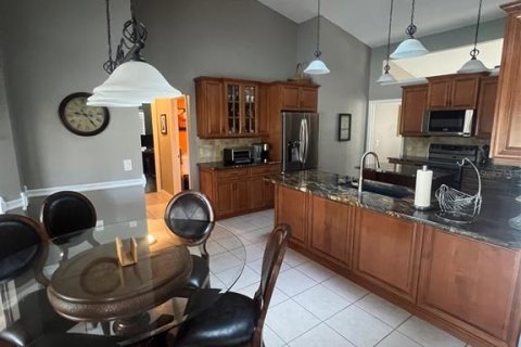 House in Oviedo, Florida 4 bedrooms, 207.26 sq.m. № 2098681 - photo 8