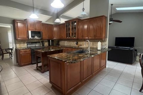 House in Oviedo, Florida 4 bedrooms, 207.26 sq.m. № 2098681 - photo 7