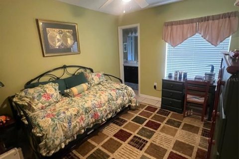 House in Oviedo, Florida 4 bedrooms, 207.26 sq.m. № 2098681 - photo 15
