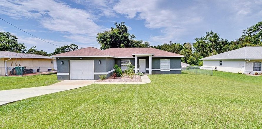 House in Inverness, Florida 3 bedrooms, 116.96 sq.m. № 1845359