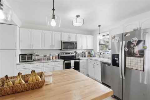 Condo in New Smyrna Beach, Florida, 2 bedrooms  № 2124505 - photo 6