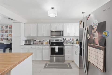 Condo in New Smyrna Beach, Florida, 2 bedrooms  № 2124505 - photo 7