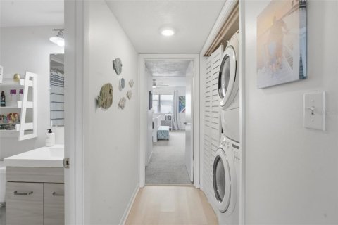 Condo in New Smyrna Beach, Florida, 2 bedrooms  № 2124505 - photo 18