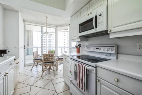 Condominio en alquiler en Aventura, Florida, 3 dormitorios, 173.73 m2 № 2152684 - foto 13