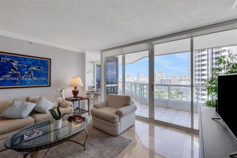 Condominio en alquiler en Aventura, Florida, 3 dormitorios, 173.73 m2 № 2152684 - foto 6