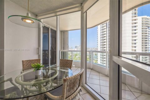 Condominio en alquiler en Aventura, Florida, 3 dormitorios, 173.73 m2 № 2152684 - foto 14