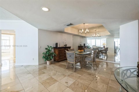 Condominio en alquiler en Aventura, Florida, 3 dormitorios, 173.73 m2 № 2152684 - foto 9