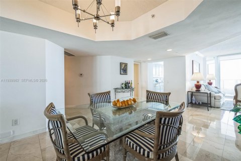 Condominio en alquiler en Aventura, Florida, 3 dormitorios, 173.73 m2 № 2152684 - foto 10