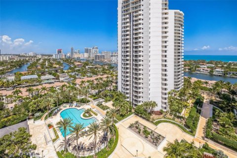 Condominio en alquiler en Aventura, Florida, 3 dormitorios, 173.73 m2 № 2152684 - foto 30