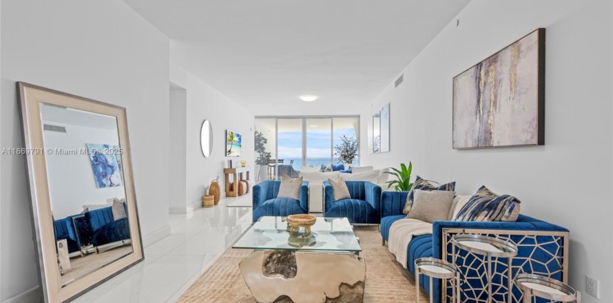 Condo à Sunny Isles Beach, Floride, 3 chambres  № 1979418