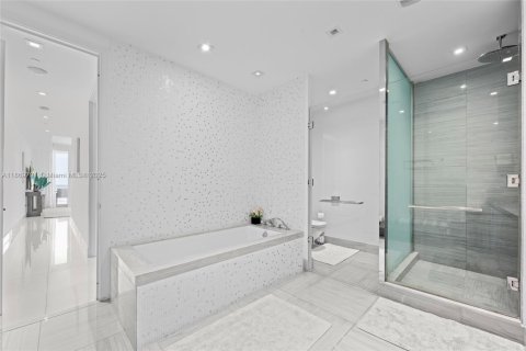 Снять в аренду кондоминиум в Санни-Айлс-Бич, Флорида 3 спальни, 232.53м2, № 1979418 - фото 28