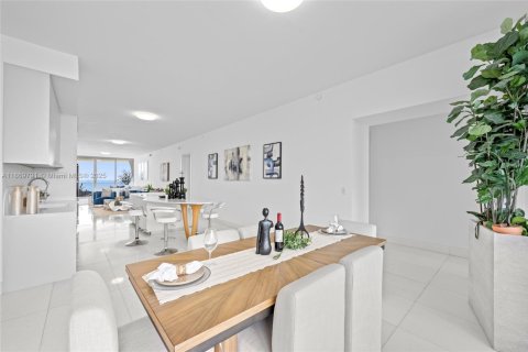 Снять в аренду кондоминиум в Санни-Айлс-Бич, Флорида 3 спальни, 232.53м2, № 1979418 - фото 17