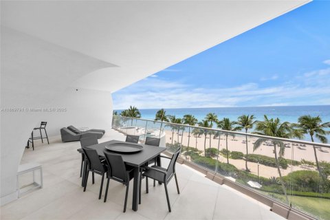 Снять в аренду кондоминиум в Санни-Айлс-Бич, Флорида 3 спальни, 232.53м2, № 1979418 - фото 29