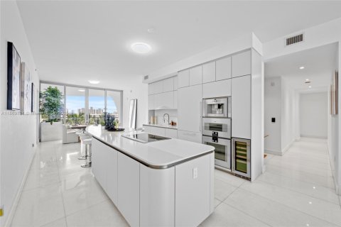 Снять в аренду кондоминиум в Санни-Айлс-Бич, Флорида 3 спальни, 232.53м2, № 1979418 - фото 13